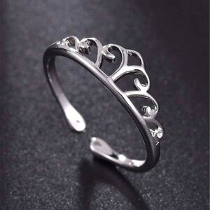 3/$30 🤍 Crown Ring